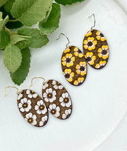 Load image into Gallery viewer, Handpainted Wooden Floral Oval earrings