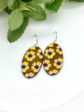 Load image into Gallery viewer, Handpainted Wooden Floral Oval earrings